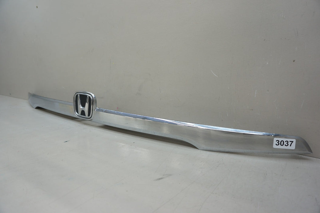 2018-2020 HONDA ODYSSEY REAR LIFTGATE LICENSE MOLDING TRIM OEM 74890-THR