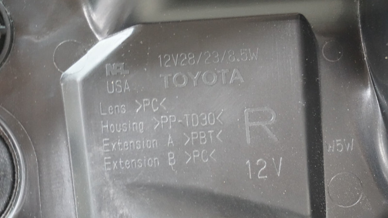 2018-2021 TOYOTA CAMRY FRONT RH RIGHT PASSENGER SIDE HALOGEN HEADLIGHT OEM