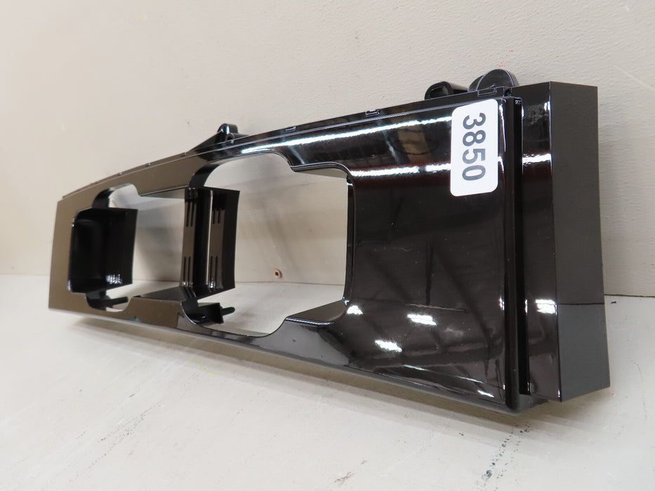 2020-2023 LAND ROVER DEFENDER REAR LEFT DRIVER QUARTER PANEL TRIM TAIL LIGHT OEM