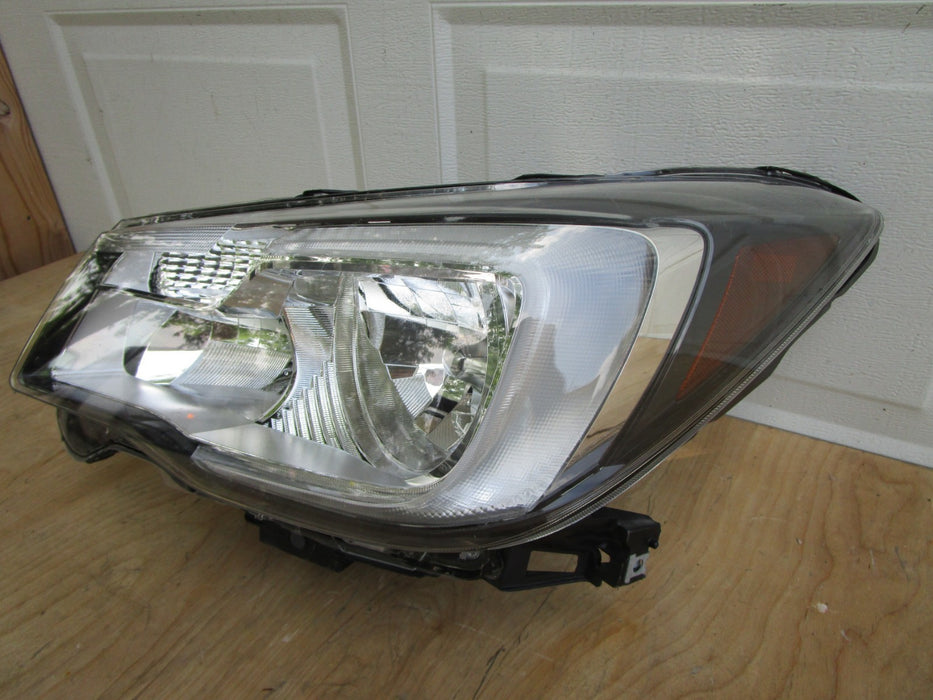 2017 17 SUBARU FORESTER FRONT LEFT HEADLIGHT OEM