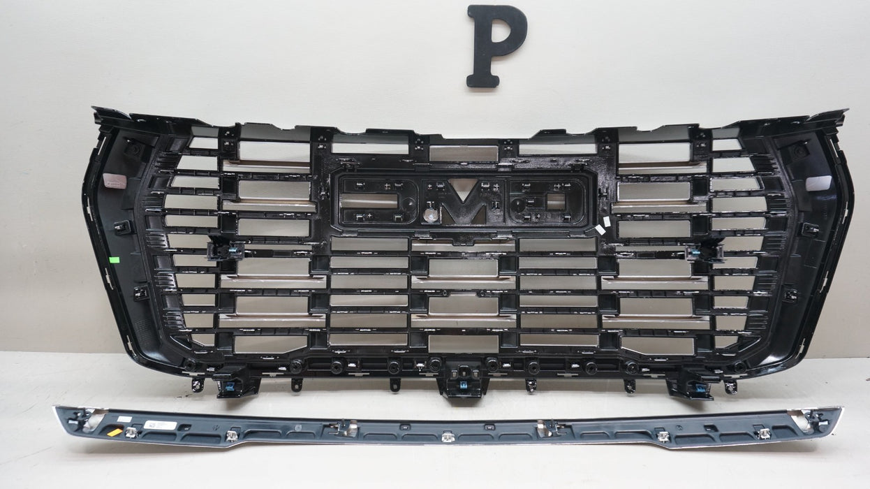 *NEW* 2025 GMC YUKON DENALI FRONT RADIATOR GRILLE AND HOOD TRIM OEM 84956262