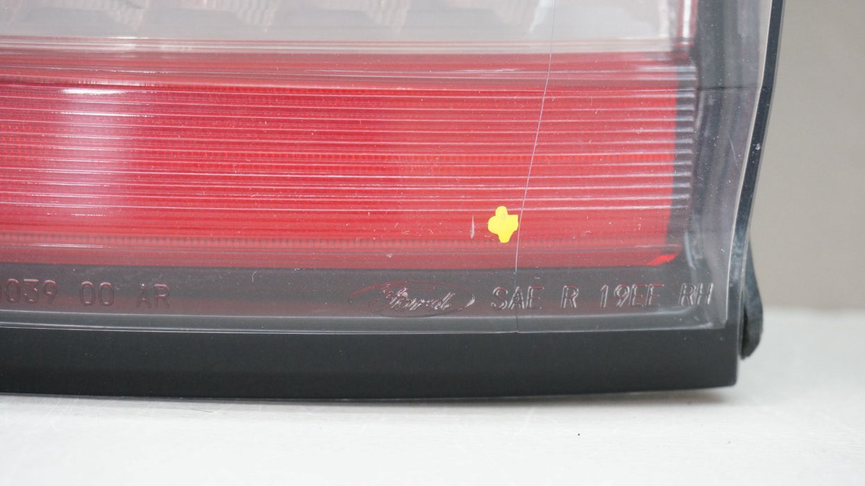 2019-2024 FORD EDGE REAR RIGHT PASSENGER SIDE INNER LED TAIL LIGHT OEM