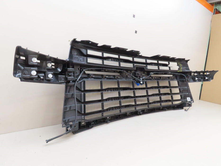 2024 CHEVROLET SILVERADO LT 2500 3500HD FRONT RADIATOR GIRLLE GRILL W/CAMERA OEM