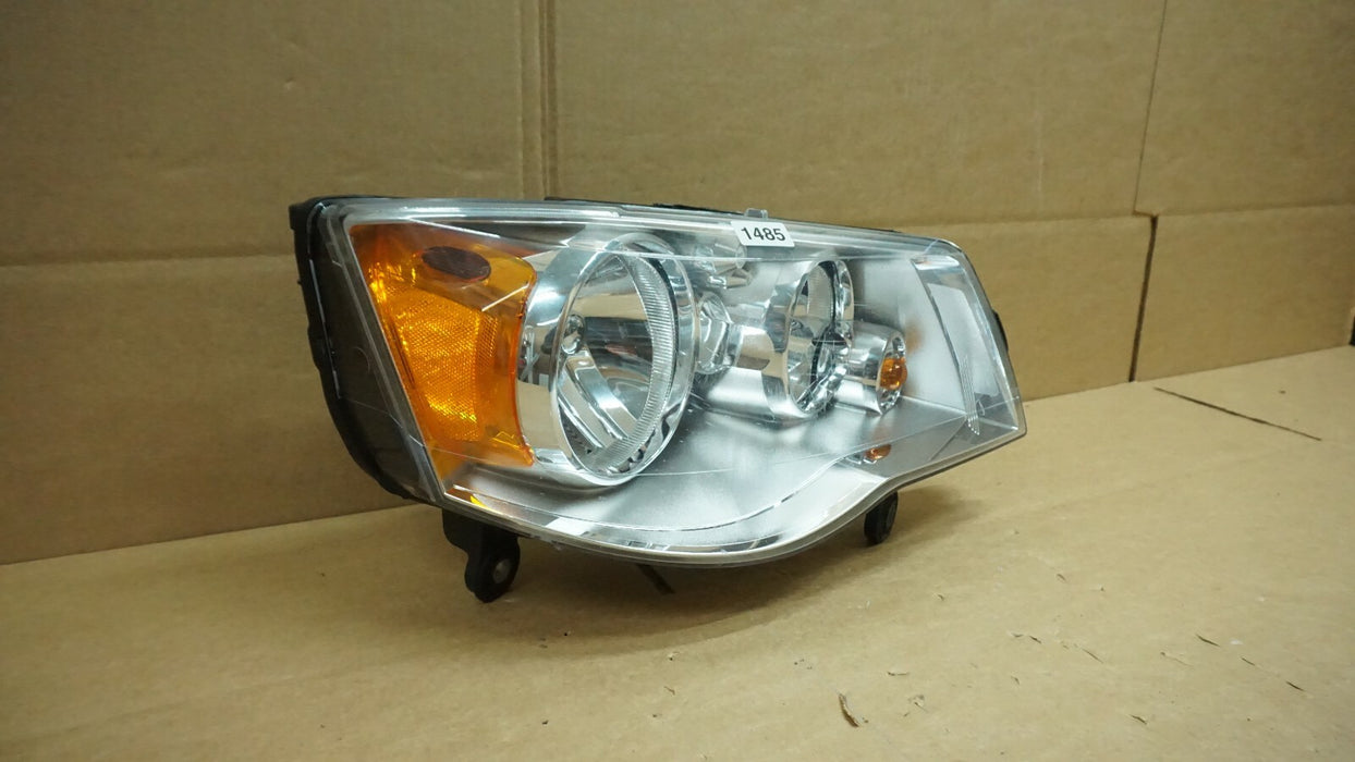 2008-2016 CHRYSLER TOWN AND COUNTRY RIGHT PASSENGER SIDE HALOGEN HEADLIGHT OEM