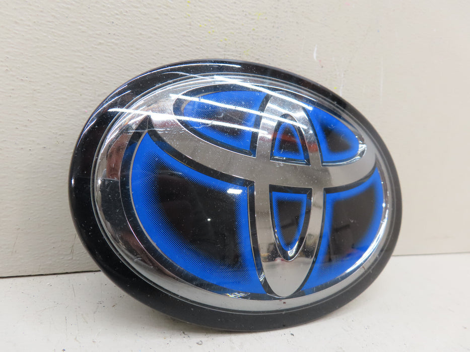 2017-2022 TOYOTA FRONT EMBLEM OEM 53141-33130
