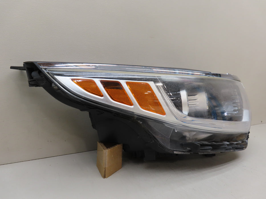 2016-2018 KIA OPTIMA LX FRONT RIGHT SIDE HEADLIGHT LAMP HALOGEN OEM 92102-D50