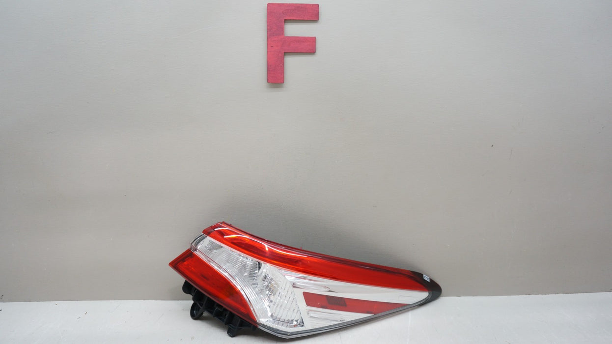 2018-2023 TOYOTA CAMRY REAR RIGHT PASSENGER SIDE OUTER TAIL LIGHT OEM