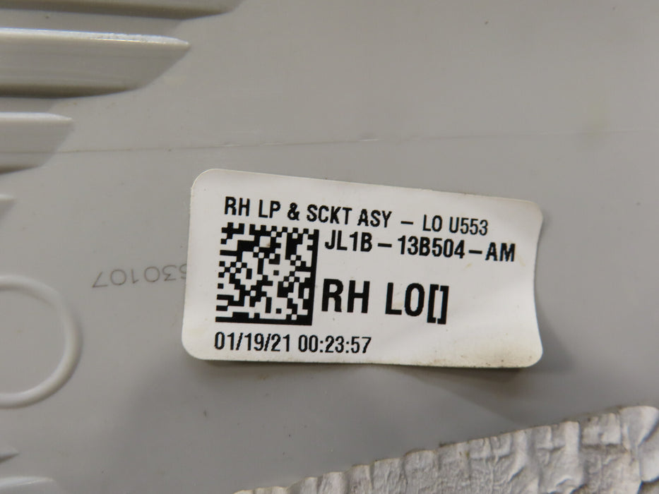 2018-2021 FORD EXPEDITION REAR RIGHT PASSENGER TAIL LIGHT OEM