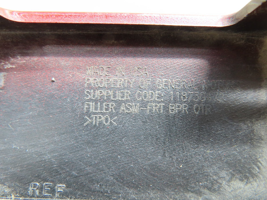 2020-2022 CHEVROLET SILVERADO 2500 3500 HD FRONT RIGHT BUMPER CAP OEM 84678862