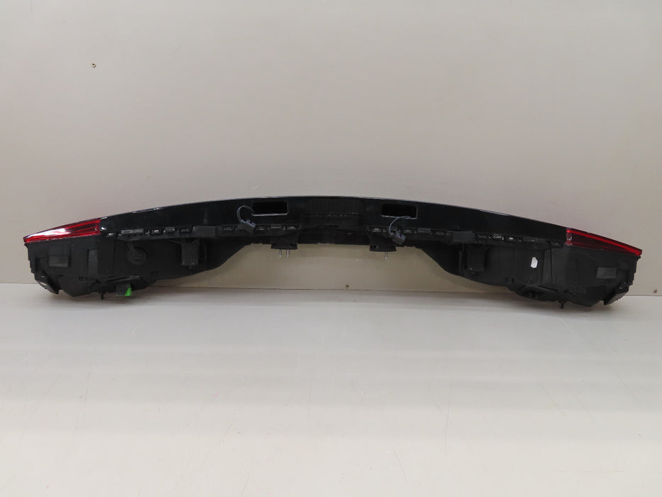 2019-2020 AUDI Q8 REAR CENTER BRAKE LIFT GATE TAIL LIGHT OEM 4M8.945.095.Q