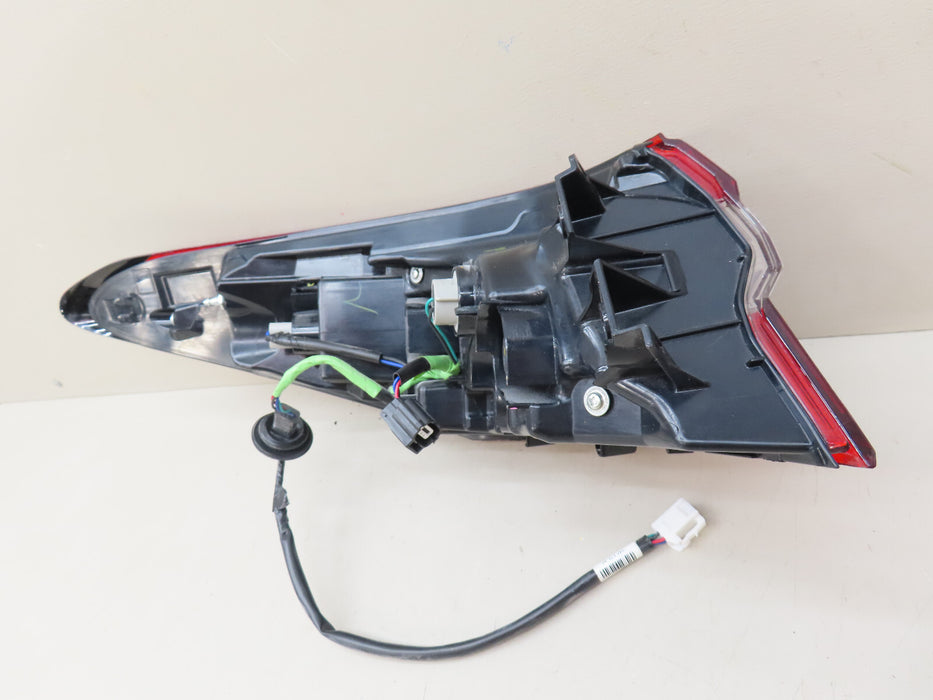 2018-2023 TOYOTA CAMRY REAR RIGHT PASSENGER SIDE TAIL LIGHT OEM OUTER