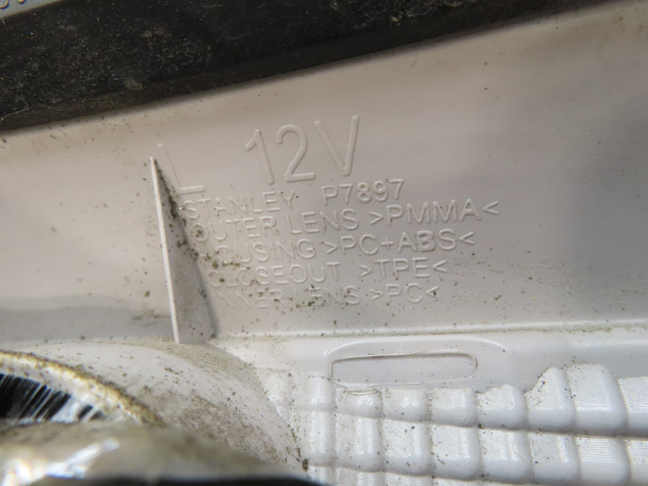 2010-2017 GMC TERRAIN LEFT DRIVER SIDE INNER TAIL LIGHT OEM
