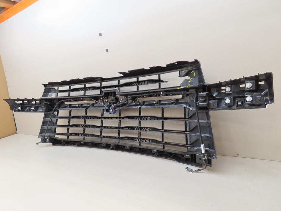 2024 CHEVROLET SILVERADO LT 2500 3500HD FRONT RADIATOR GIRLLE GRILL W/CAMERA OEM