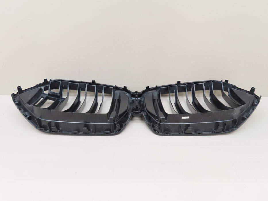 2020-2023 BMW X6M FRONT RADIATOR GRILL GRILLE OEM 8079731