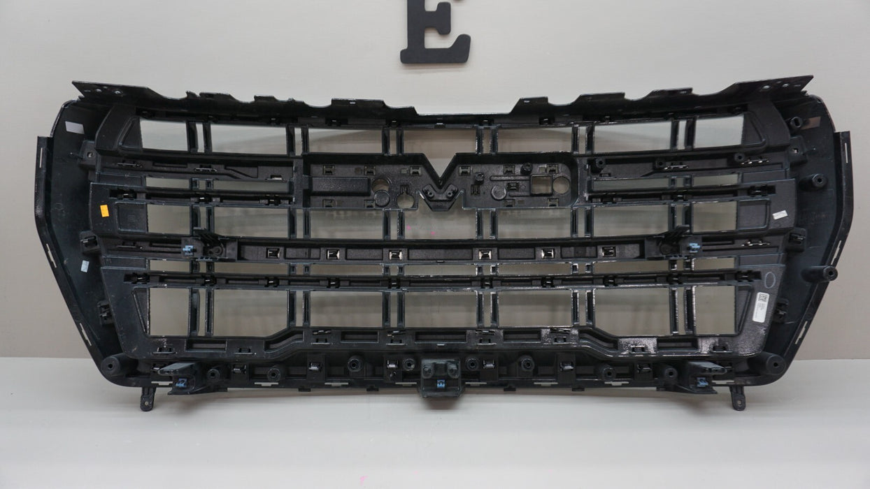 2021-2023 GMC YUKON FRONT UPPER MAIN GRILLE 84835787 OEM 21 22 23 GOOD CONDITION