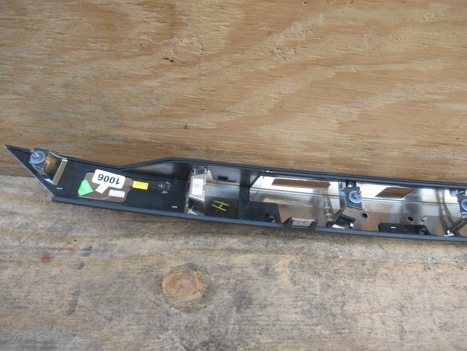 2018-2019 CHEVROLET CHEVY TRAVERSE REAR TRUNK TAILGATE TRIM MOLDING CHROME OEM