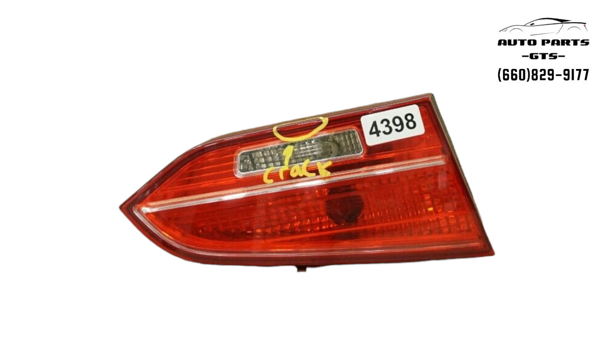 2013-2016 HYUNDAI SANTA FE RIGHT PASSENGER SIDE INNER TAIL LIGHT OEM 92405-4Z0