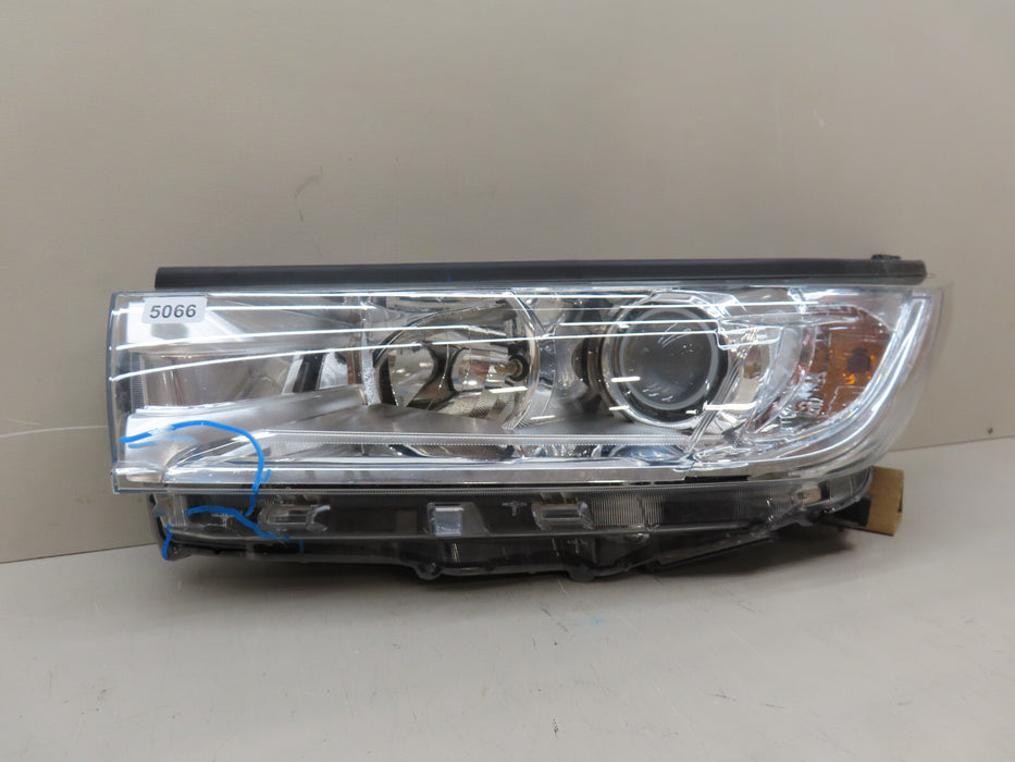 2017-2019 TOYOTA HIGHLANDER FRONT LEFT DRIVER SIDE HEADLIGHT HALOGEN OEM