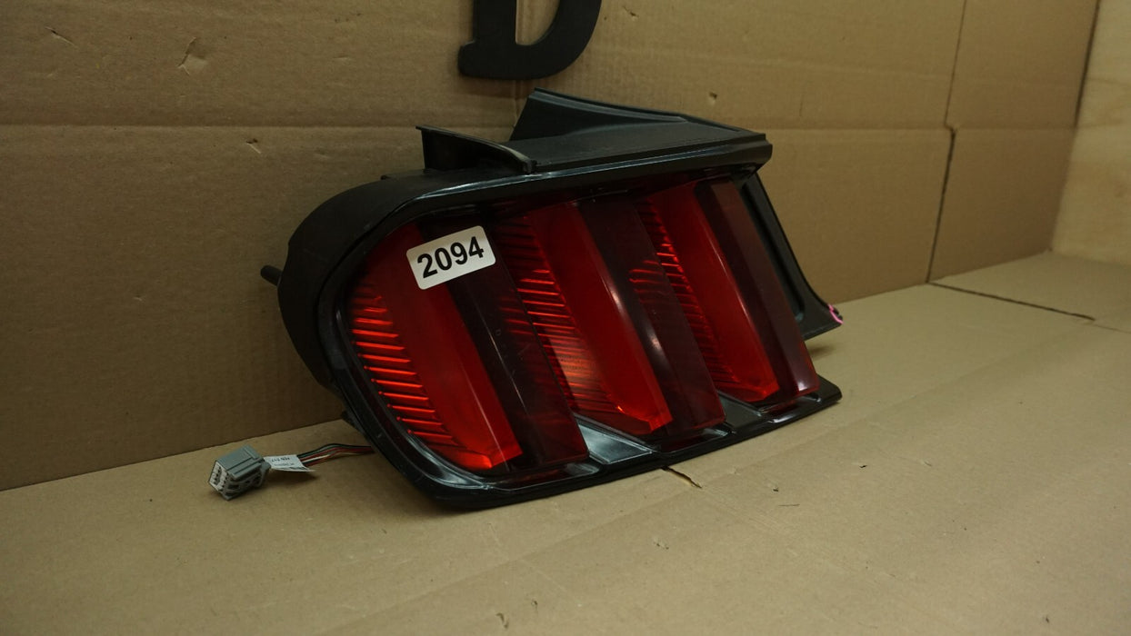 2015-2017 FORD MUSTANG LEFT DRIVER SIDE TAIL LIGHT LED OEM 15 16 17