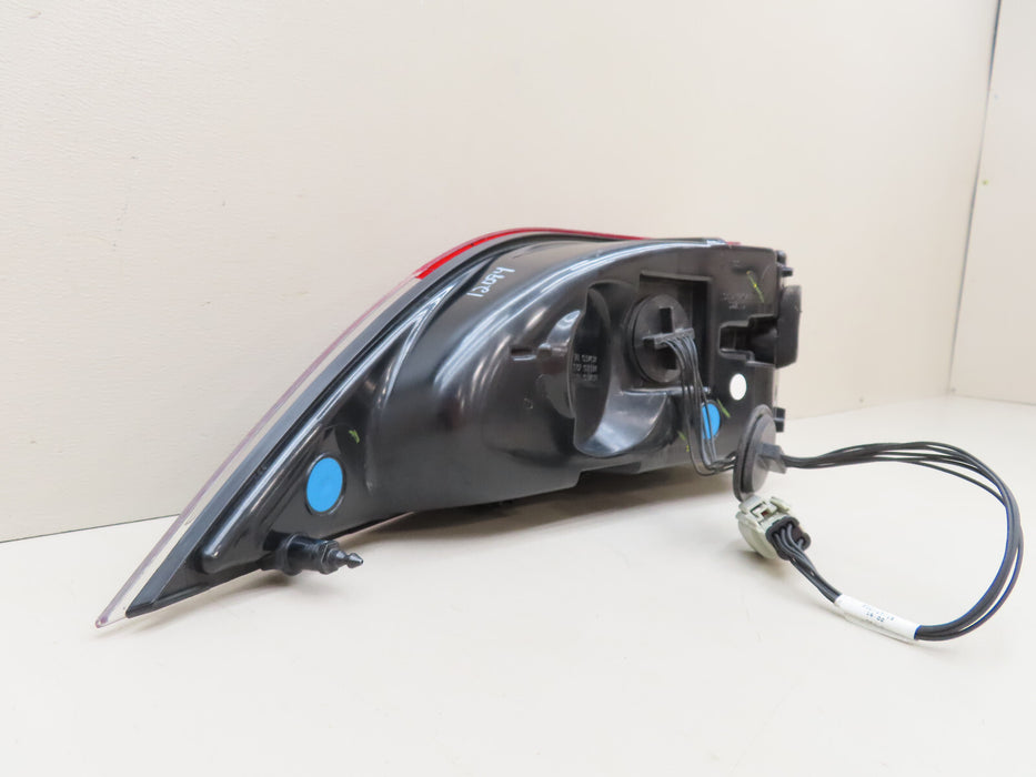 2020-2024 LINCOLN AVIATOR REAR RIGHT PASSENGER TAIL LIGHT OUTER OEM