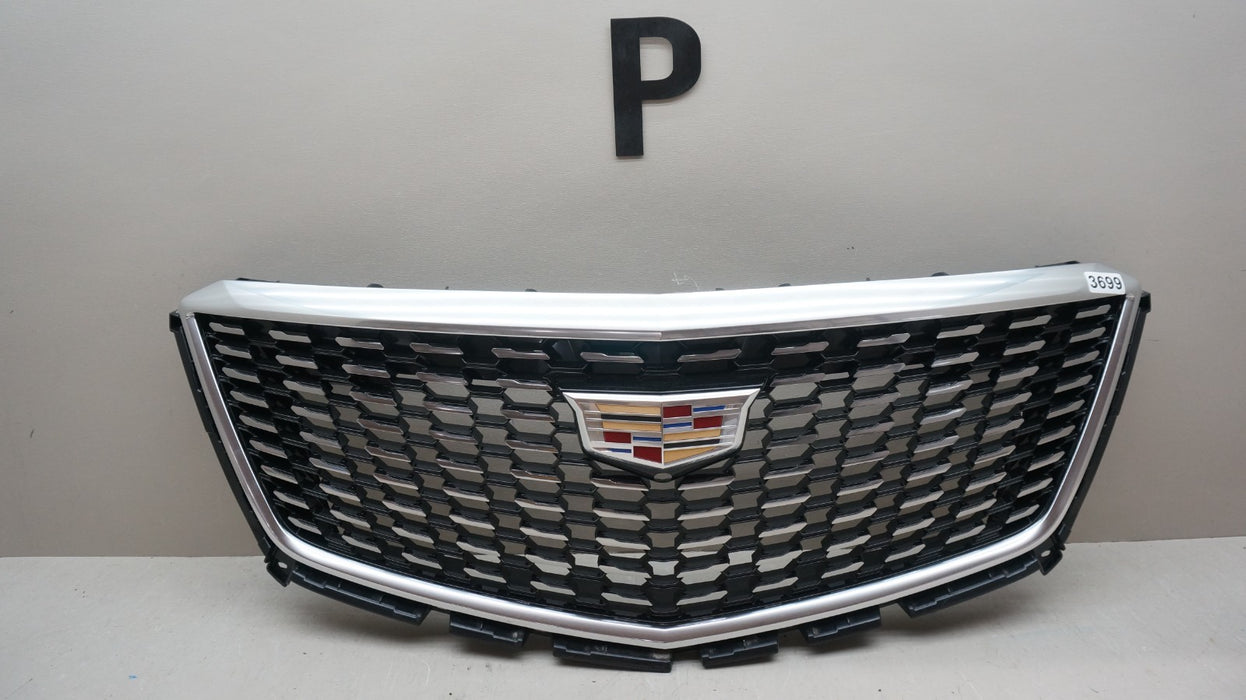 2020-2025 CADILLAC XT5 FRONT UPPER GRILLE W CAMERA HOLE OEM 84226179