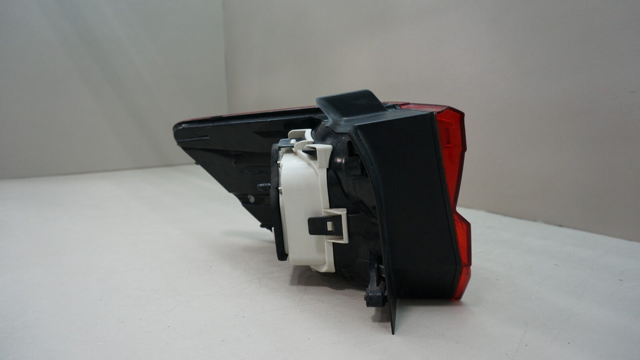 2018-2020 VOLKSWAGEN ATLAS REAR RIGHT PASSENGER SIDE TAIL LIGHT OEM