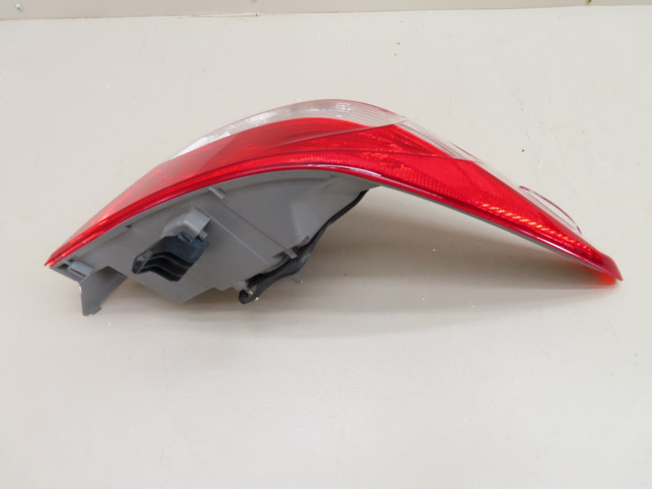 2015-2017 TOYOTA CAMRY REAR PASSENGER SIDE TAILLIGHT TAILLAMP ASSEMBLY OEM