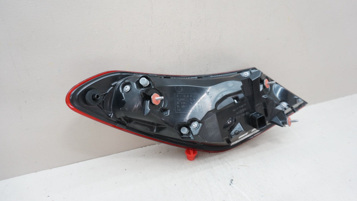 2022-2023 MERCEDES-BENZ C300 REAR RIGHT PASSENGER TAIL LIGHT LED OEM A2069063800