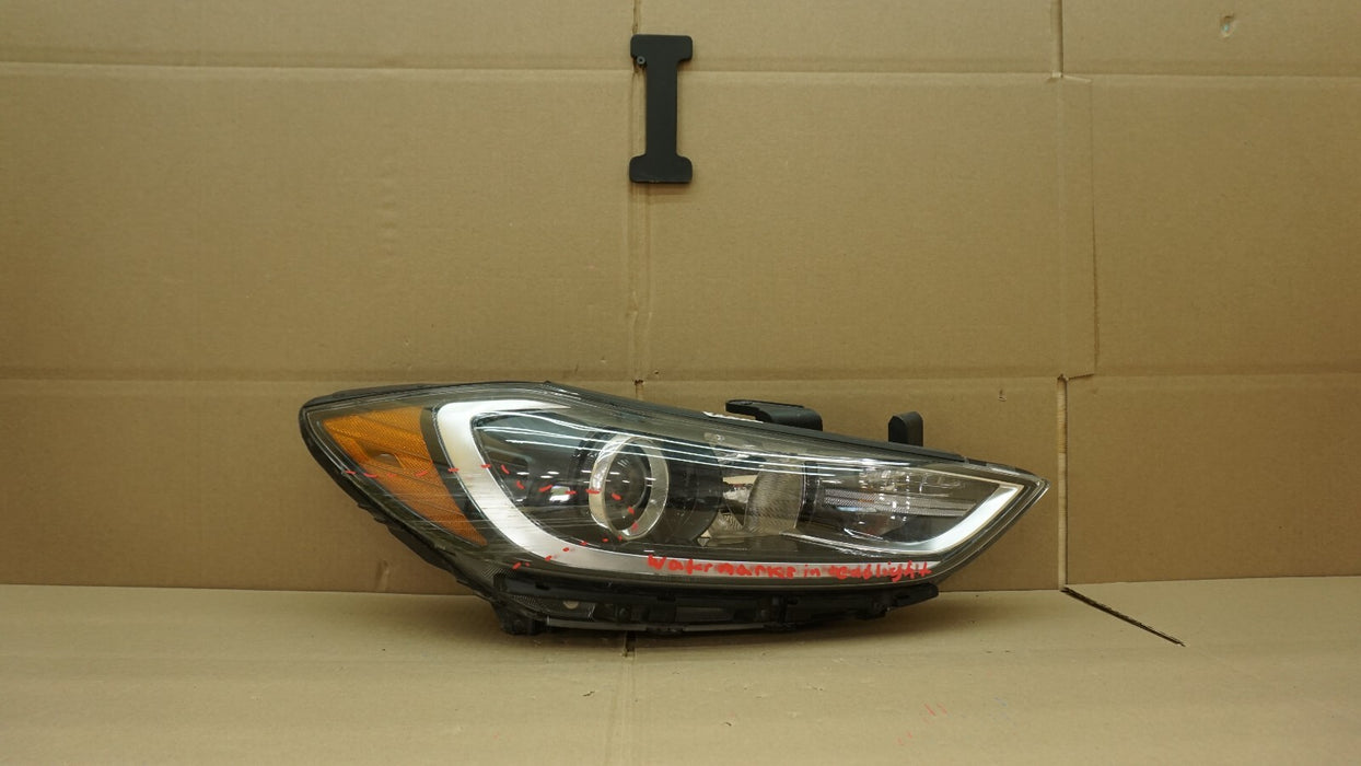 2017-2018 HYUNDAI ELANTRA FRONT RIGHT PASSENGER SIDE HEADLIGHT HALOGEN OEM