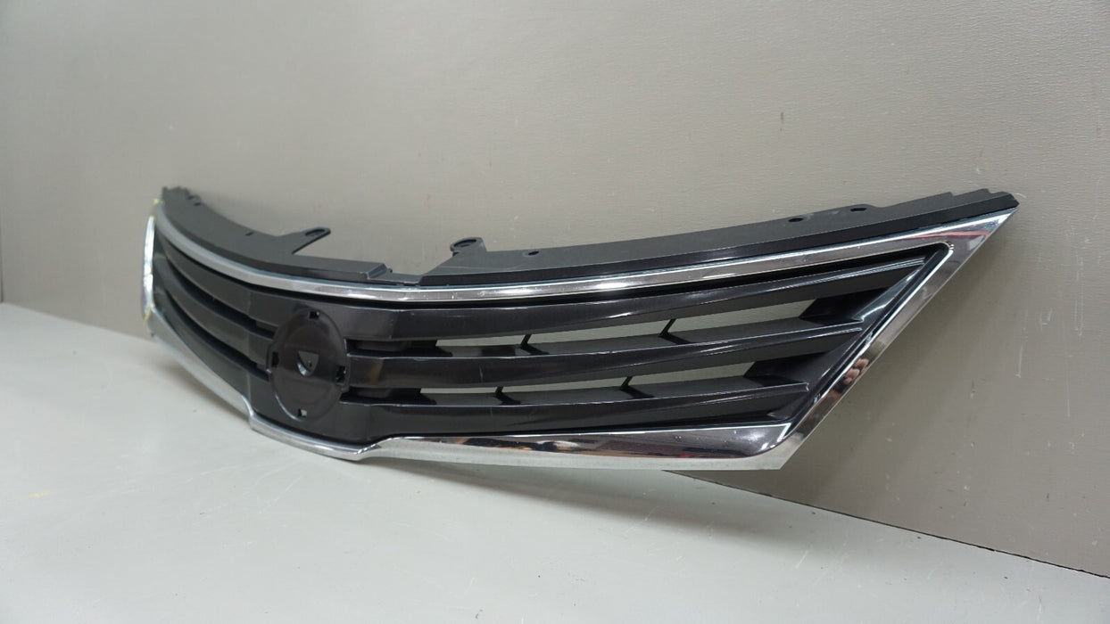 2010-2012 NISSAN VERSA FRONT MAIN GRILLE 62310 ZW80A OEM 10 11 12
