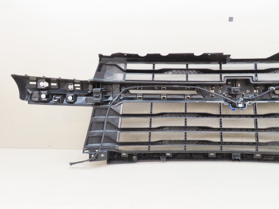 2024 CHEVROLET SILVERADO LT 2500 3500HD FRONT RADIATOR GIRLLE GRILL W/CAMERA OEM