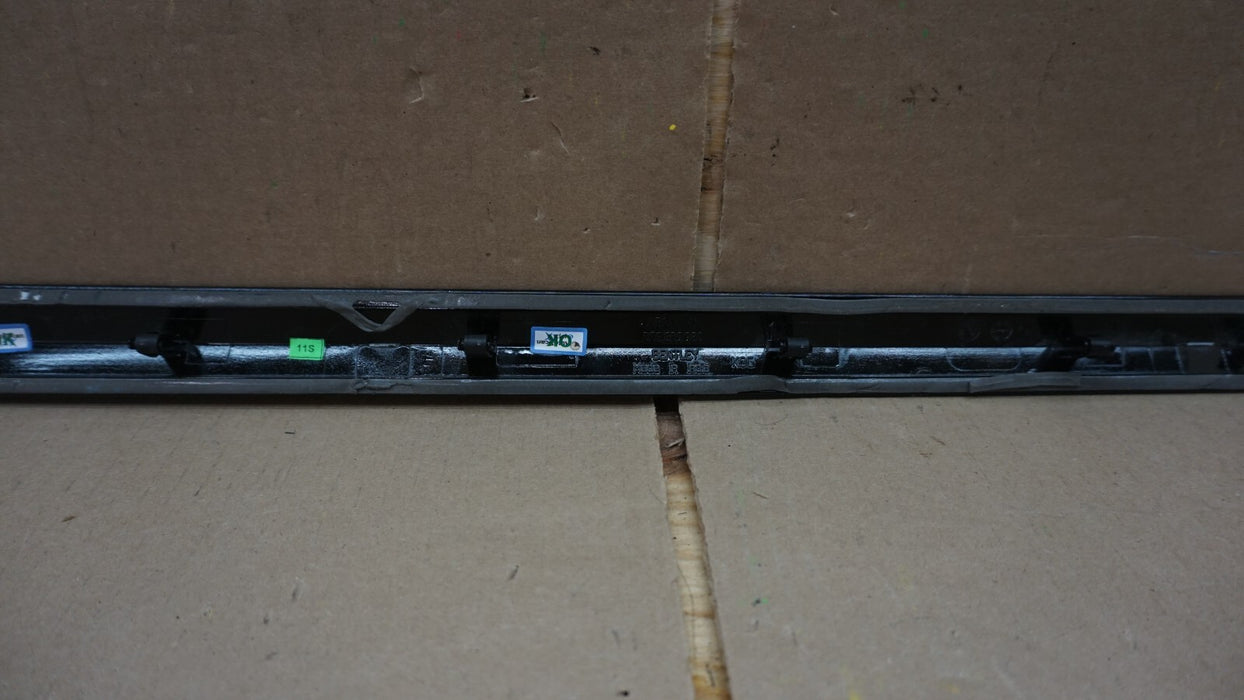 2020-2022 BENTLEY FLYING SPUR REAR RIGHT DOOR TRIM MOLDING STRIP 3SE839980 OEM