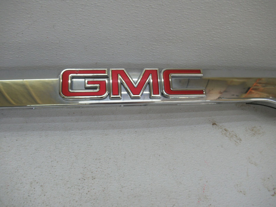 2017-2018 GMC ACADIA REAR TRUNK LIFTGATE MOLDING TRIM CHROME W/ EMBLEM OEM