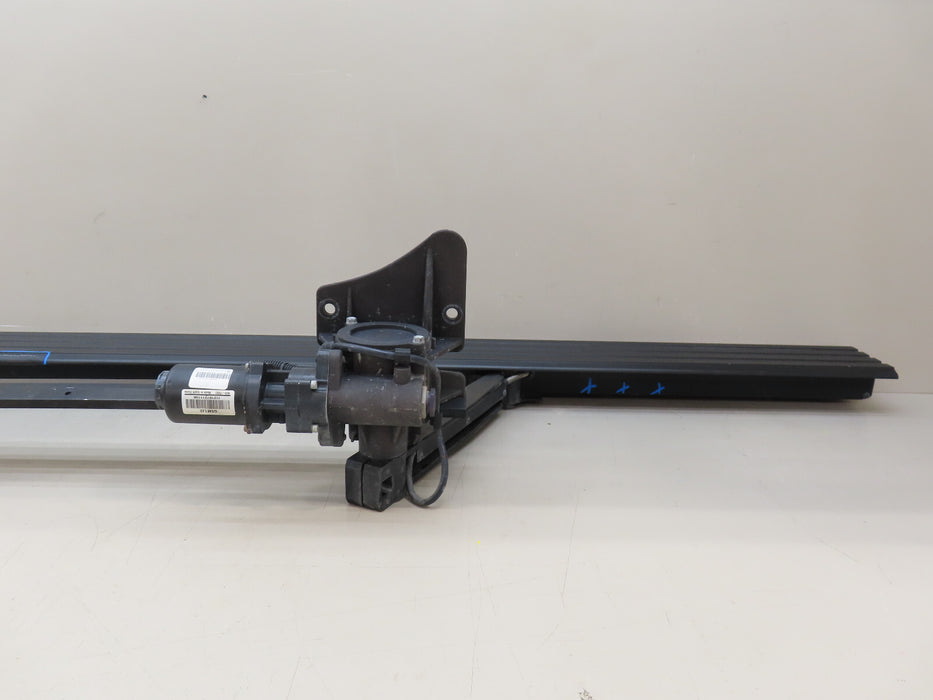 2022-2023 CHEVROLET-GMC SILVERADO/SIERRA 1500 RETRACTING RUNNING BOARD OEM