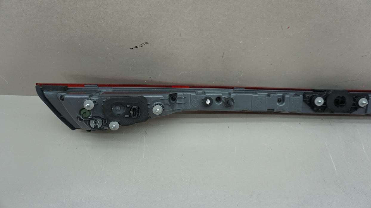 2021-2023 HYUNDAI ELANTRA REAR CENTER TRUNK TAIL LIGHT OEM 92409-AB000