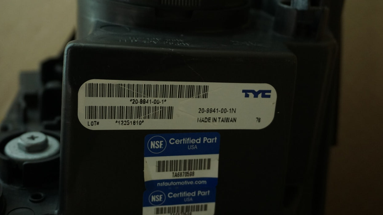 2016-2018 HYUNDAI TUCSON RIGHT PASSENGER SIDE HEADLIGHT HALOGEN AFTERMARKET