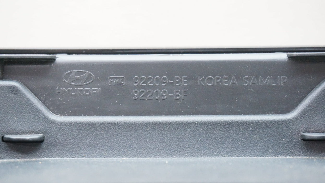 2024-2025 HYUNDAI KONA FRONT LED DAYTIME RUNNING LIGHT DRL BAR OEM 92209BE100