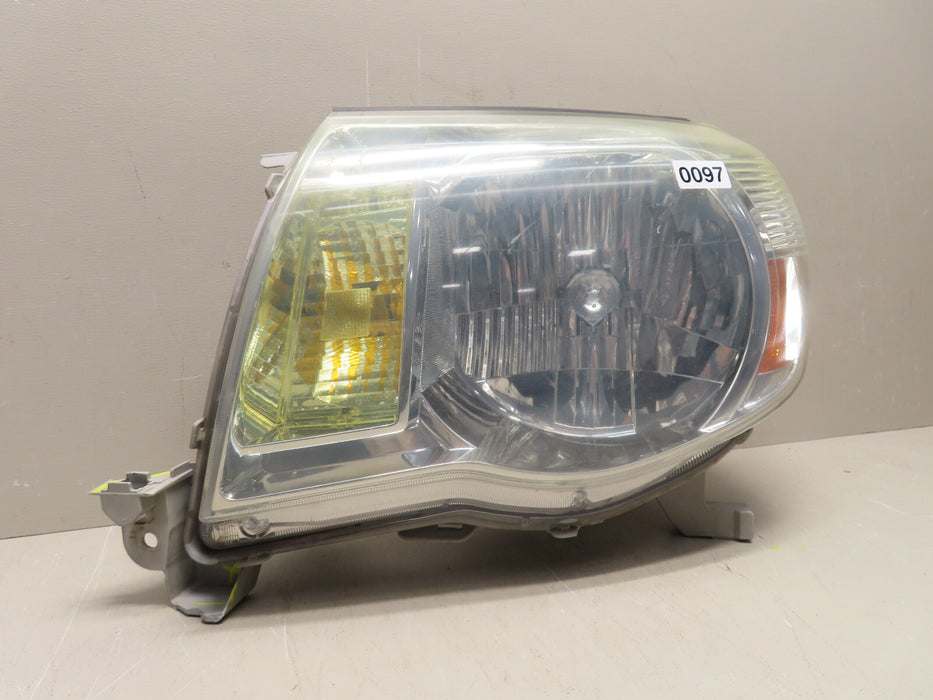 2005-2011 TOYOTA TACOMA FRONT LEFT DRIVER SIDE HALOGEN HEADLIGHT OEM