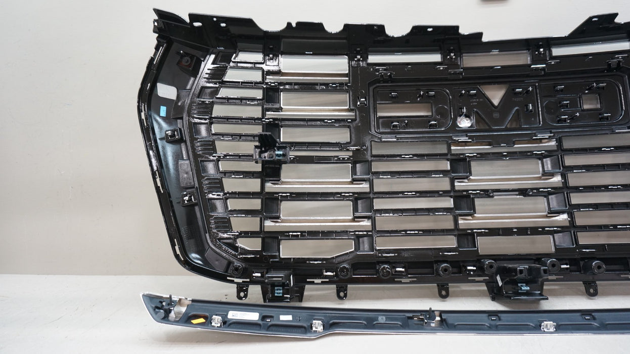 *NEW* 2025 GMC YUKON DENALI FRONT RADIATOR GRILLE AND HOOD TRIM OEM 84956262