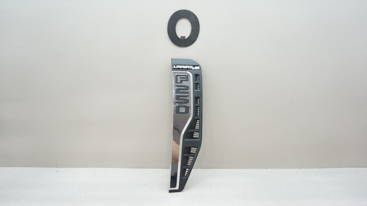 2023-2025 FORD 250 LARIAT RIGHT SIDE FENDER VENT EMBLEM OEM PC3B-P000A72