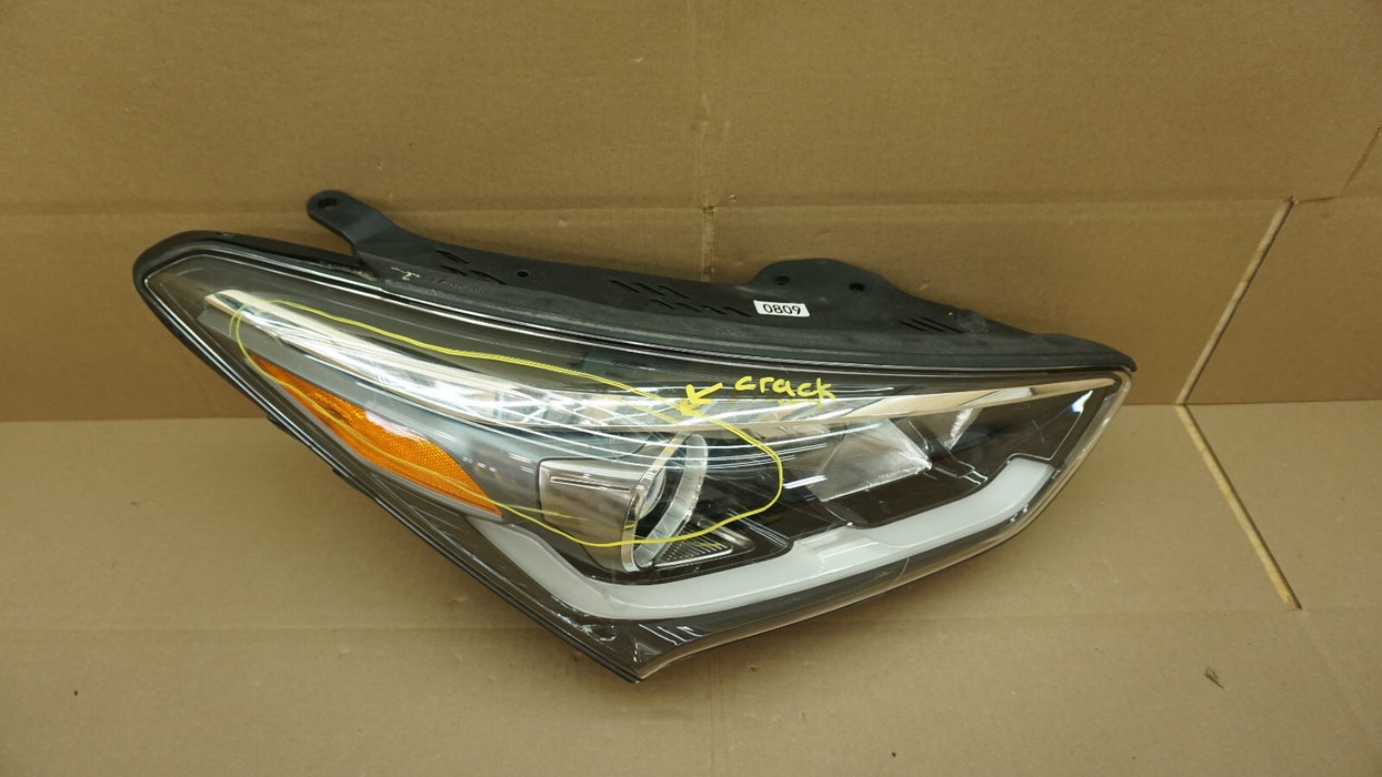 2017-2019 HYUNDAI SANTA FE FRONT RIGHT PASSENGER SIDE HEADLIGHT HALOGEN OEM