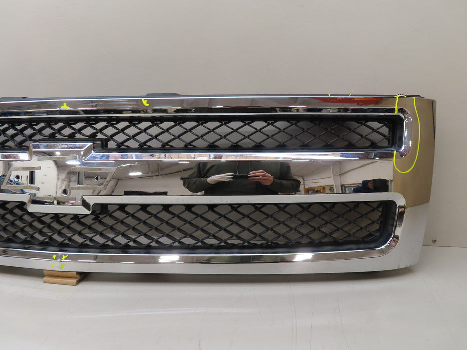 2007-2013 CHEVROLET SILVERADO 1500 FRONT RADIATOR GRILLE GRILL OEM