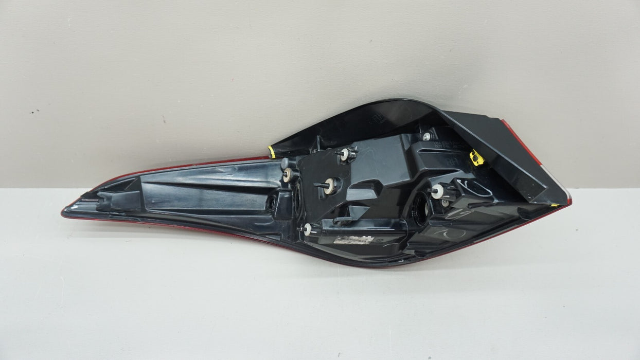2014-2016 HYUNDAI ELANTRA REAR RH RIGHT PASSENGER SIDE TAIL LIGHT OEM