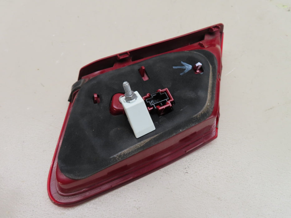 2014-2016 MERCEDES-BENZ W212 E-CALSS SEDAN REAR RIGHT SIDE INNER TAILLIGHT OEM