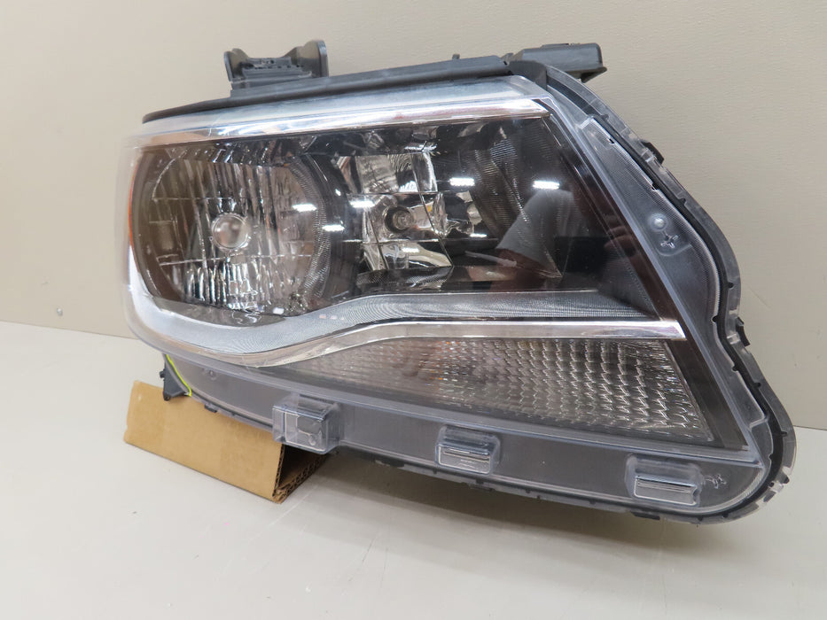2015-2022 CHEVROLET COLORADO RIGHT PASSENGER SIDE HEADLIGHT HALOGEN OEM