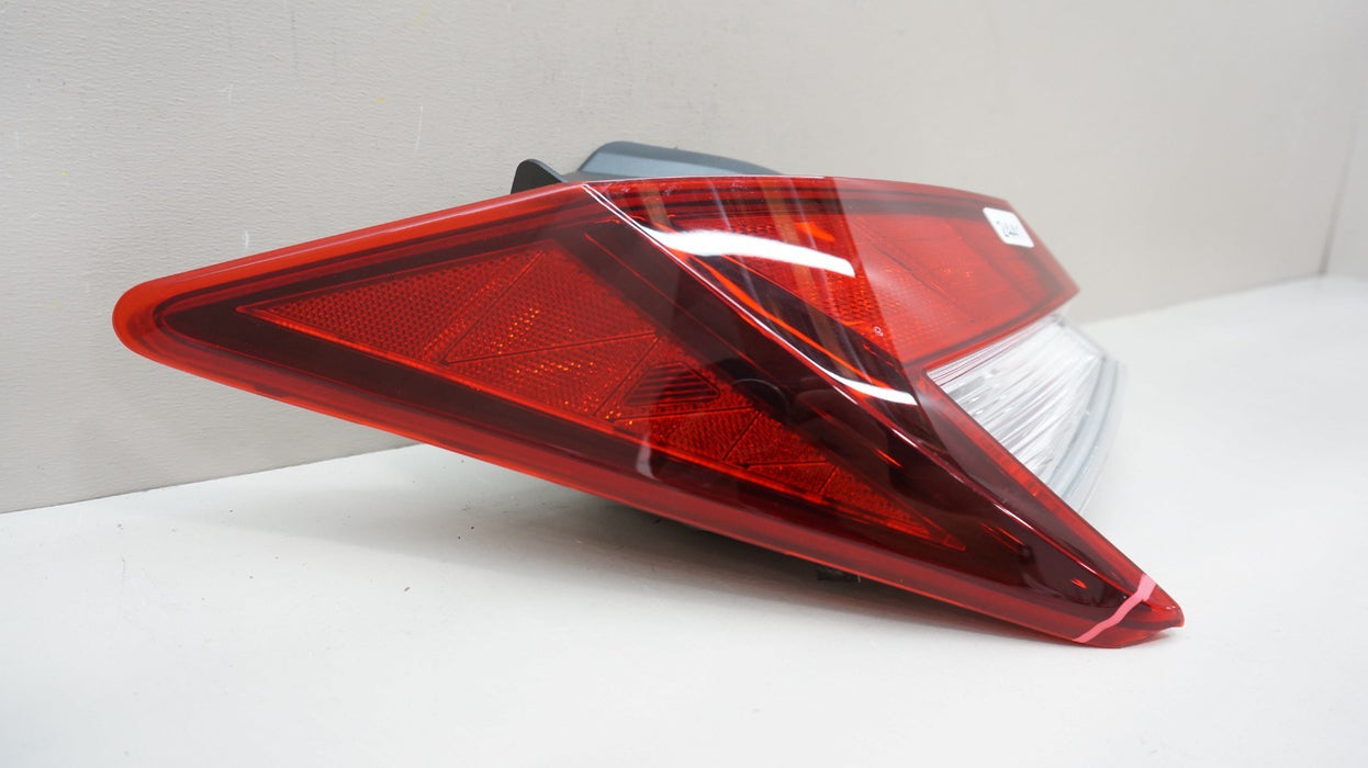 2021-2024 HYUNDAI ELANTRA REAR LEFT DRIVERS SIDE TAIL LIGHT OEM