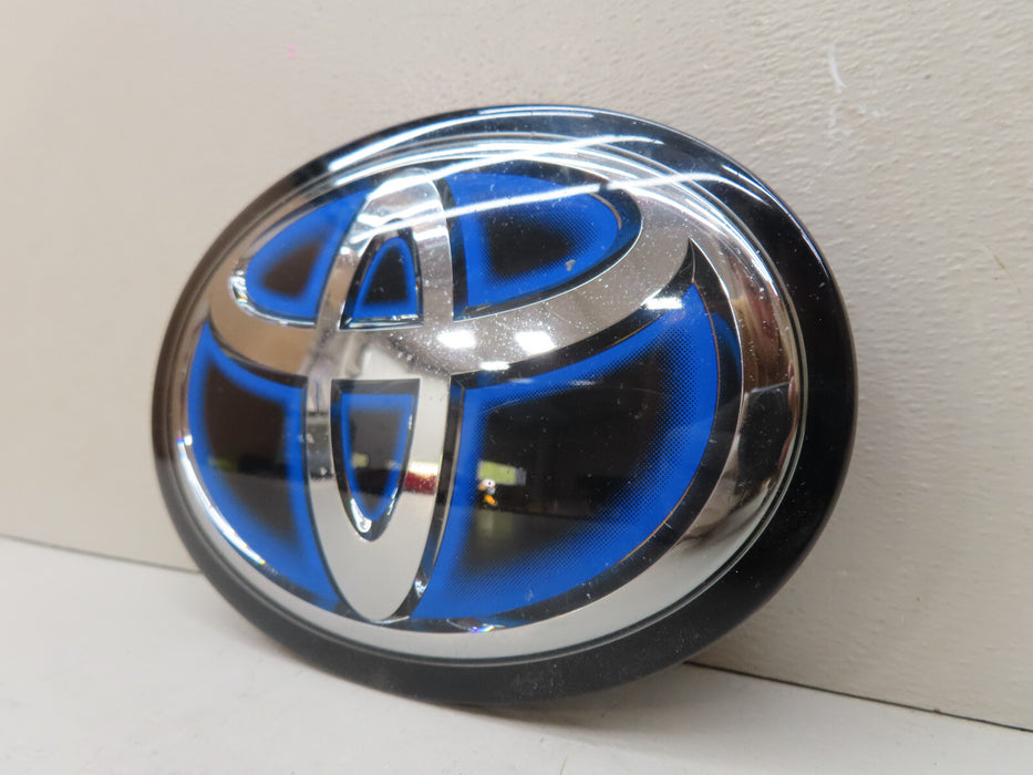 2017-2022 TOYOTA FRONT EMBLEM OEM 53141-33130