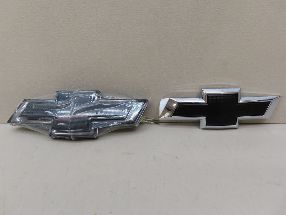 2022-2025 CHEVROLET EQUINOX LS FRONT ILLUMINATED BOWTIE EMBLEM OEM