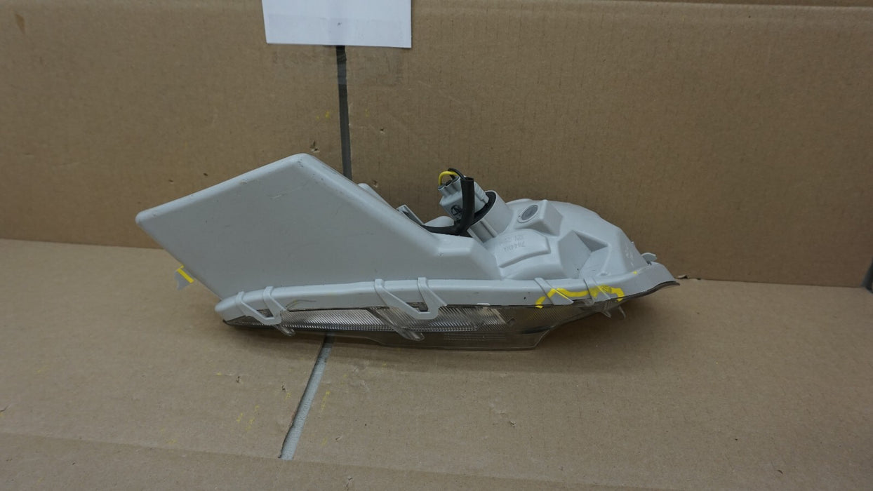 2015-2017 TOYOTA CAMRY FRONT RIGHT PASSENGER SIDE TURN SIGNAL LIGHT OEM 15 16 17
