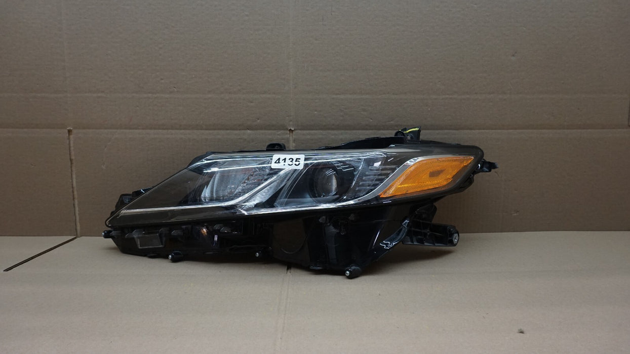 2018-2019 TOYOTA CAMRY FRONT LEFT LH DRIVERS HEADLIGHT OEM 18 19